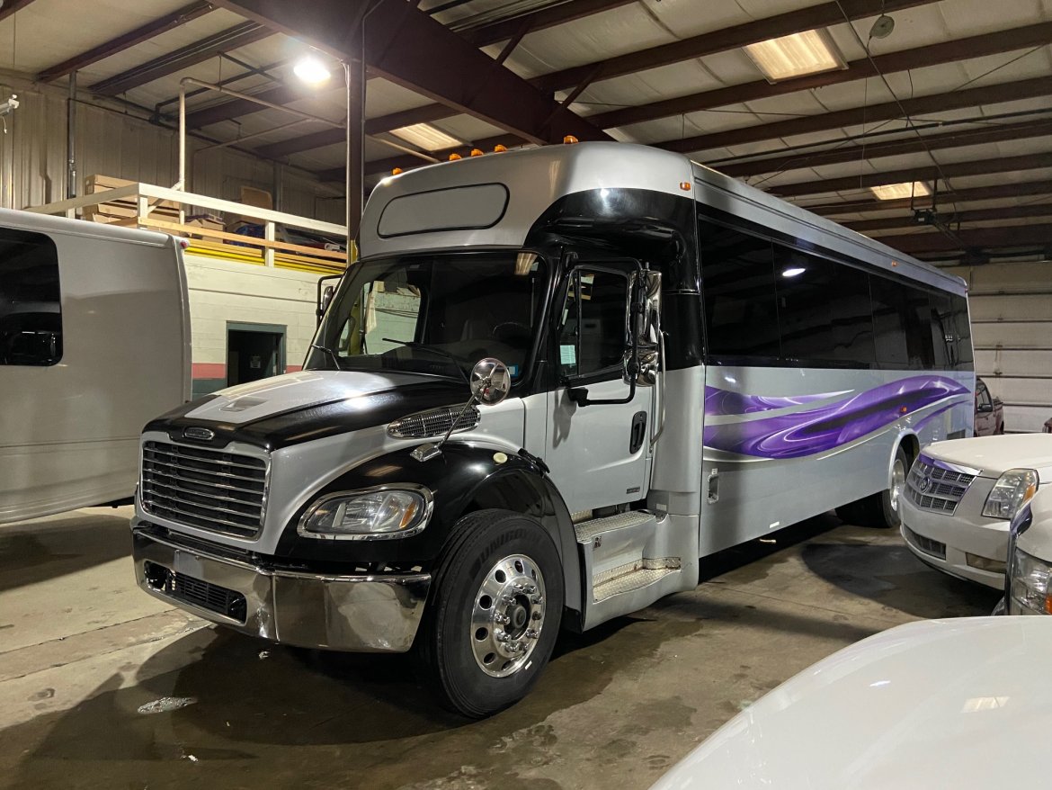 2012 Global Motor Coach Freightliner Limo Party Bus Limo Bus 60359adb49a82 Large 