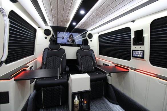 2020 Mercedes-Benz CE0 144" 4x4 Sprinter for Sale in Springfiel, MO - Photo 2