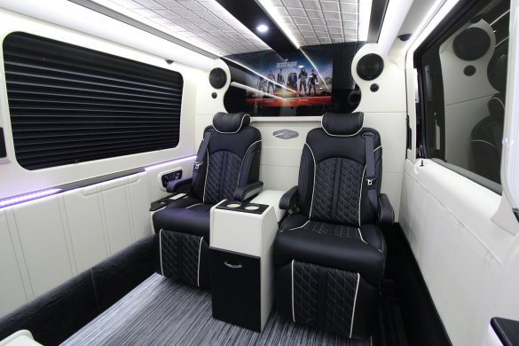 2020 Mercedes-Benz CE0 144" 4x4 Sprinter for Sale in Springfiel, MO - Main Photo