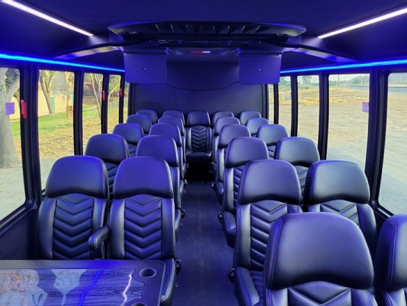 2017 Ford F-550 GM33 Shuttle Bus for Sale in Riverside, MN - Photo 2
