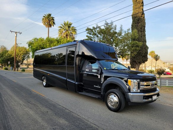 2017 Ford F-550 GM33 Shuttle Bus for Sale in Riverside, MN - Main Photo