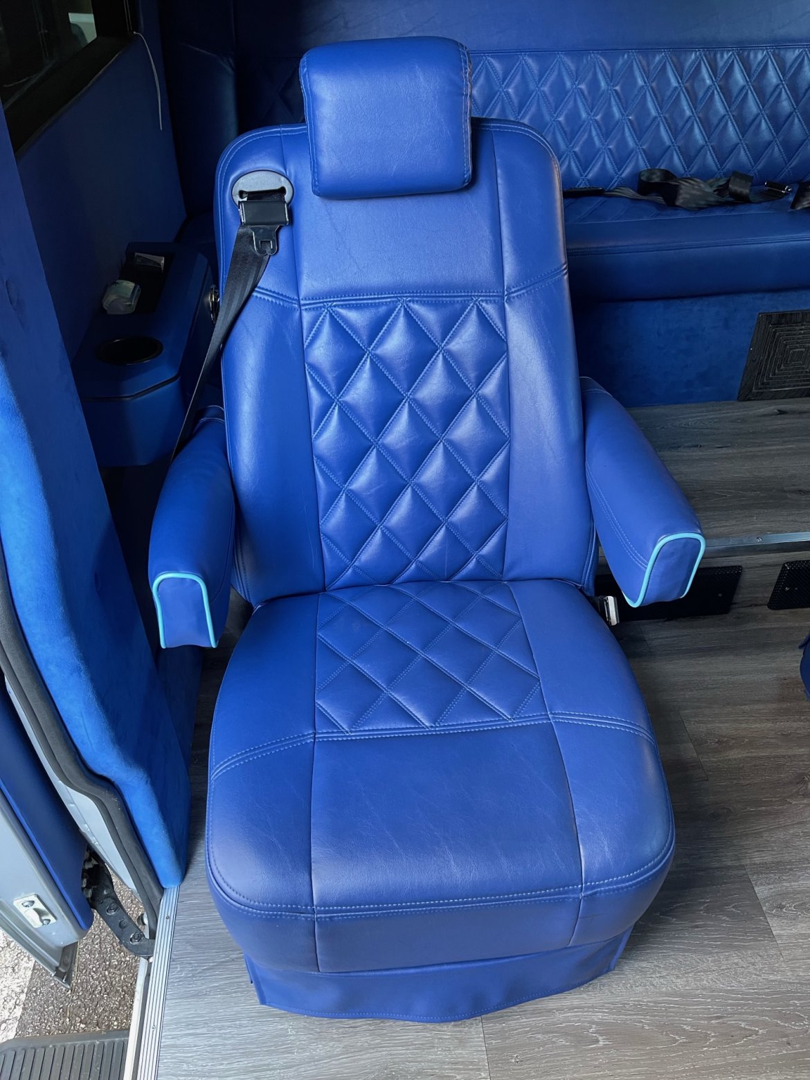 CEO SUV Mobile Office for Sale in Roswell, GA - Photo 8