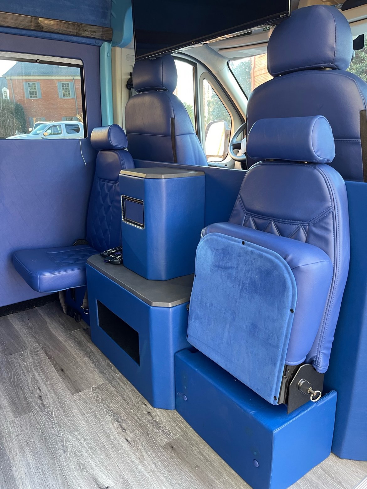 CEO SUV Mobile Office for Sale in Roswell, GA - Photo 10