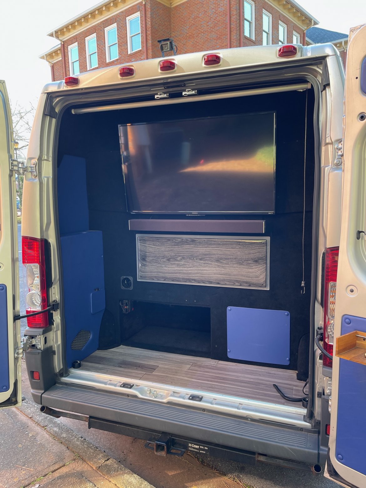 CEO SUV Mobile Office for Sale in Roswell, GA - Photo 13