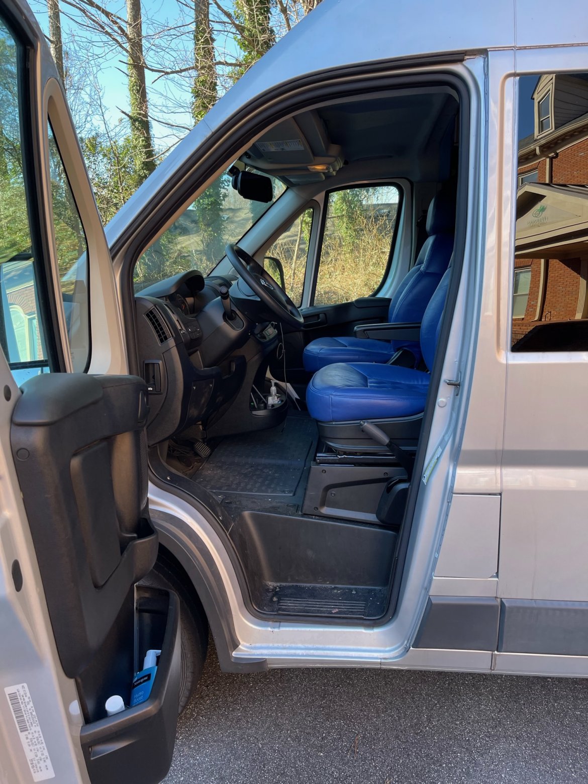CEO SUV Mobile Office for Sale in Roswell, GA - Photo 14
