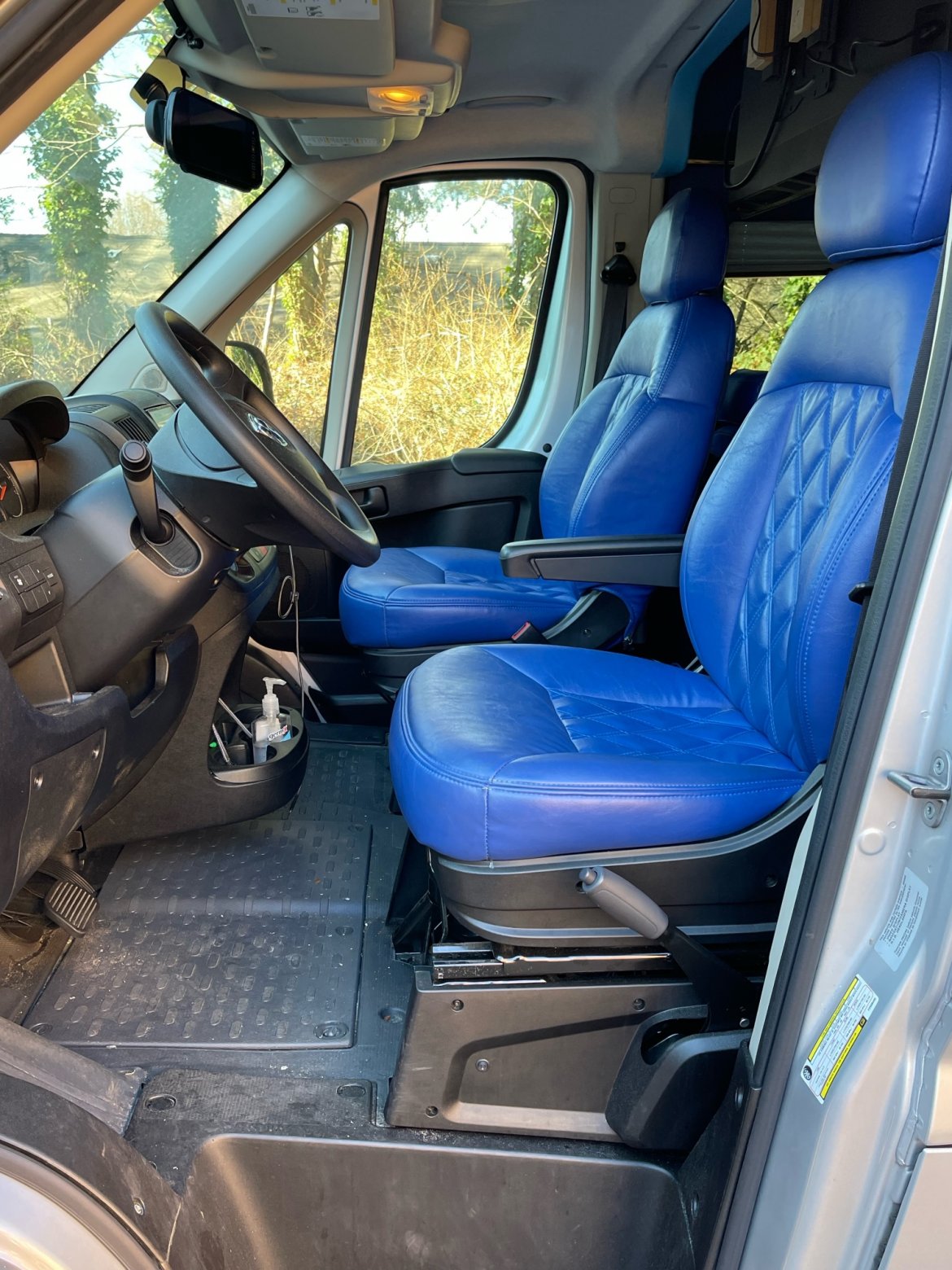 CEO SUV Mobile Office for Sale in Roswell, GA - Photo 16