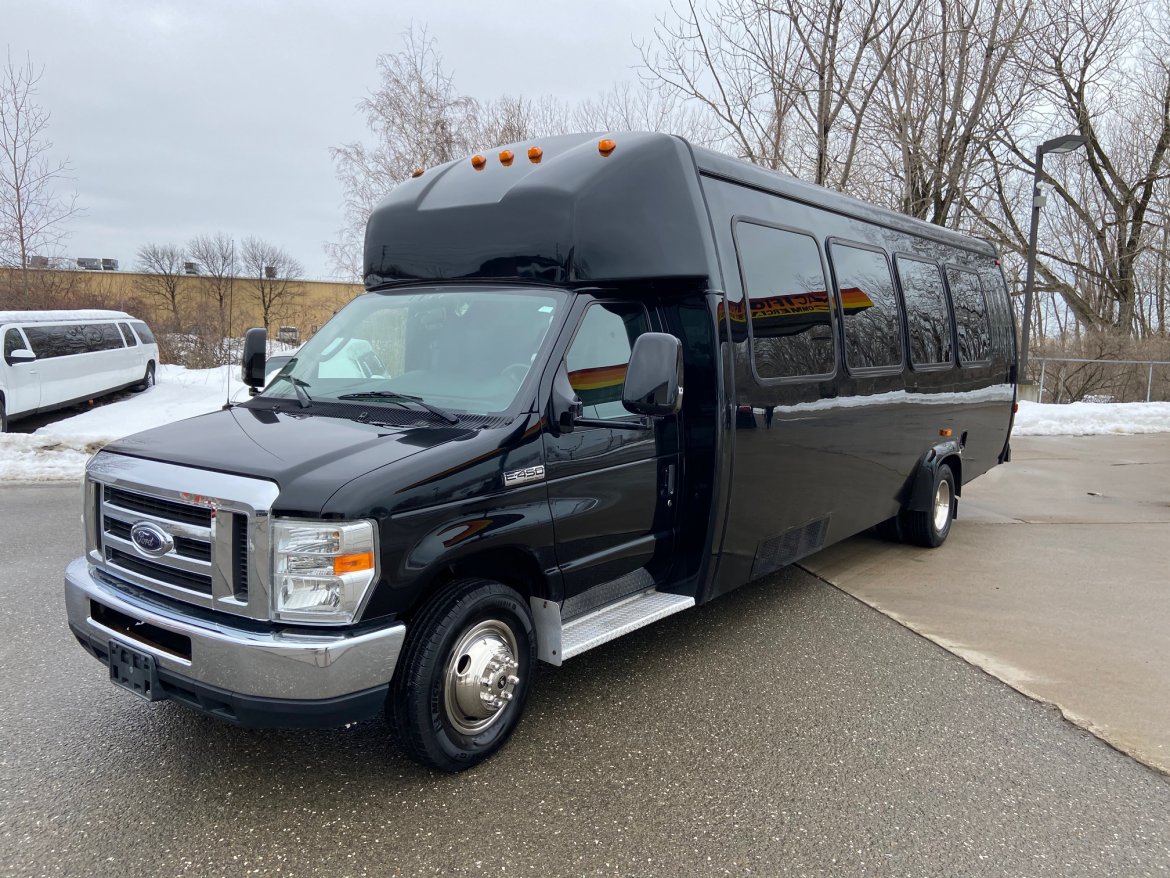 Limo Bus for Sale in ERIE, PA - Photo 14