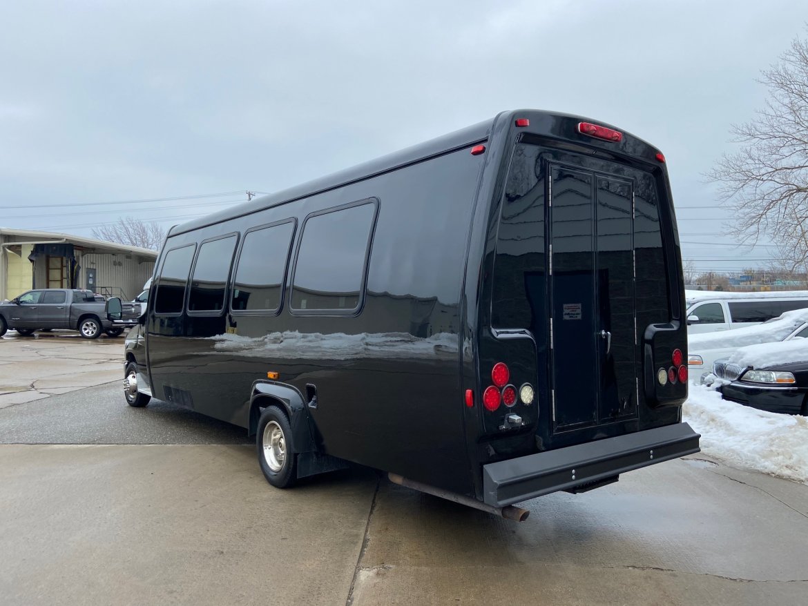 Limo Bus for Sale in ERIE, PA - Photo 22