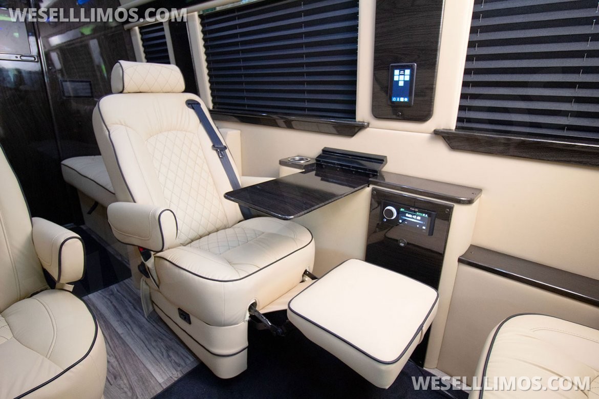 Executive Shuttle for Sale in Cincinnati, OH - Photo 7