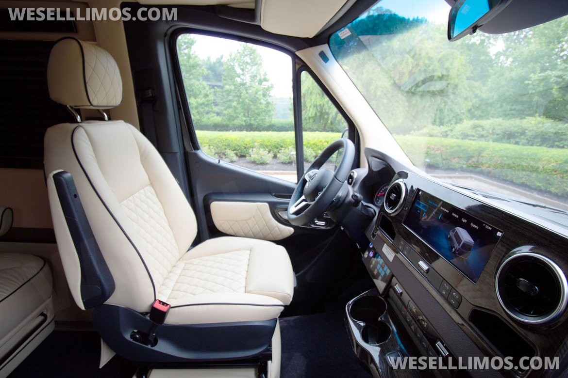 Executive Shuttle for Sale in Cincinnati, OH - Photo 9