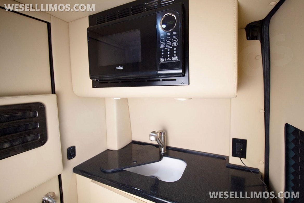 Executive Shuttle for Sale in Cincinnati, OH - Photo 3