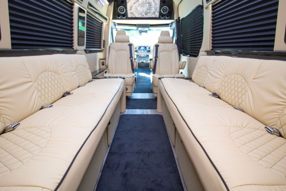 2025 Ultimate Toys Mercedes-Benz Traveler Sprinter Van