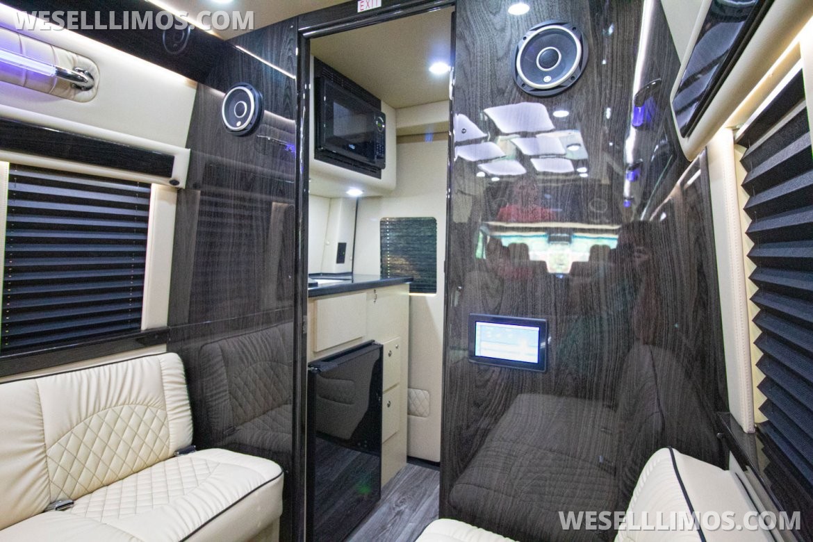 Executive Shuttle for Sale in Cincinnati, OH - Photo 6
