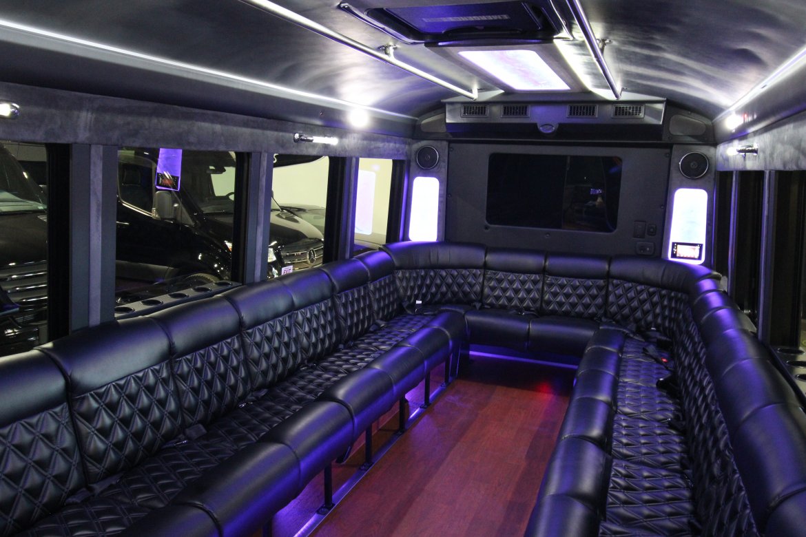 Limo Bus for Sale in Springfield, MO - Photo 9