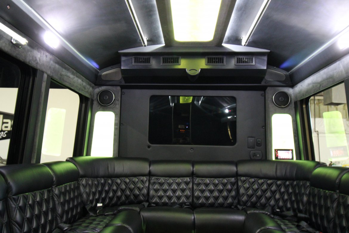 Limo Bus for Sale in Springfield, MO - Photo 10