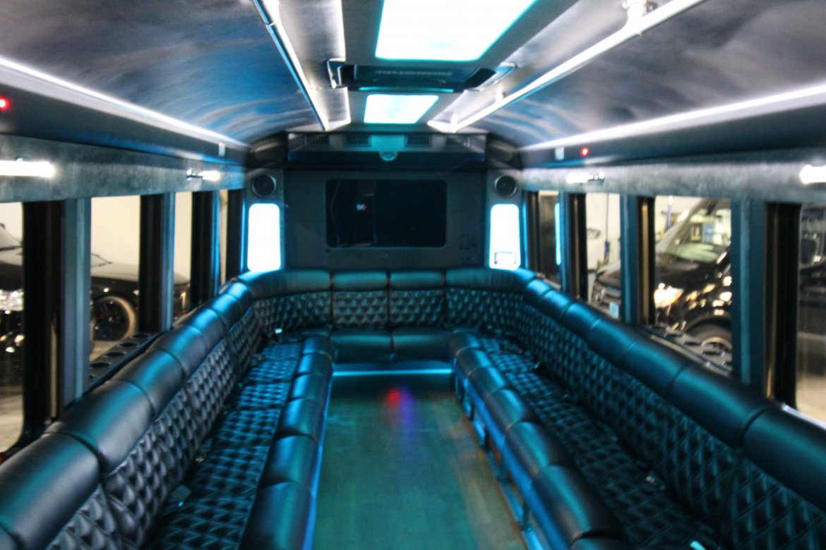 Limo Bus for Sale in Springfield, MO - Photo 11
