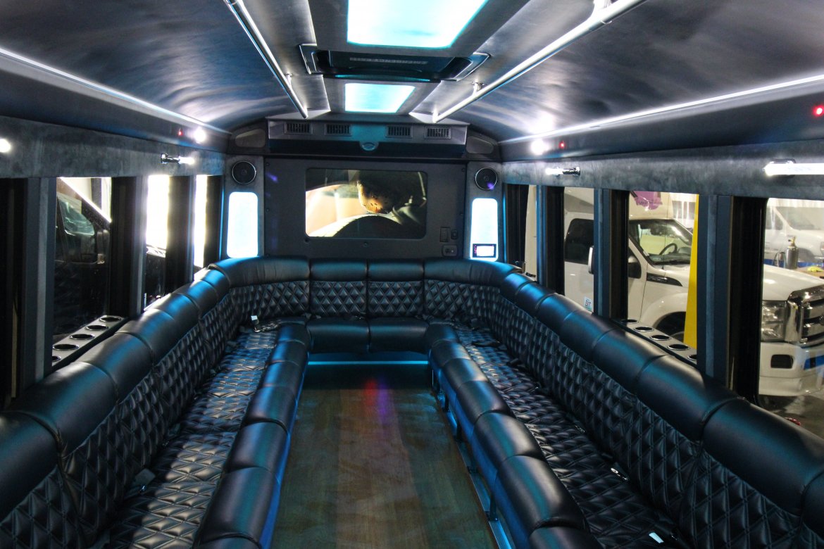 Limo Bus for Sale in Springfield, MO - Photo 20