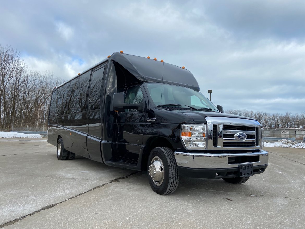 Shuttle Bus for Sale in Erie, PA - Photo 5