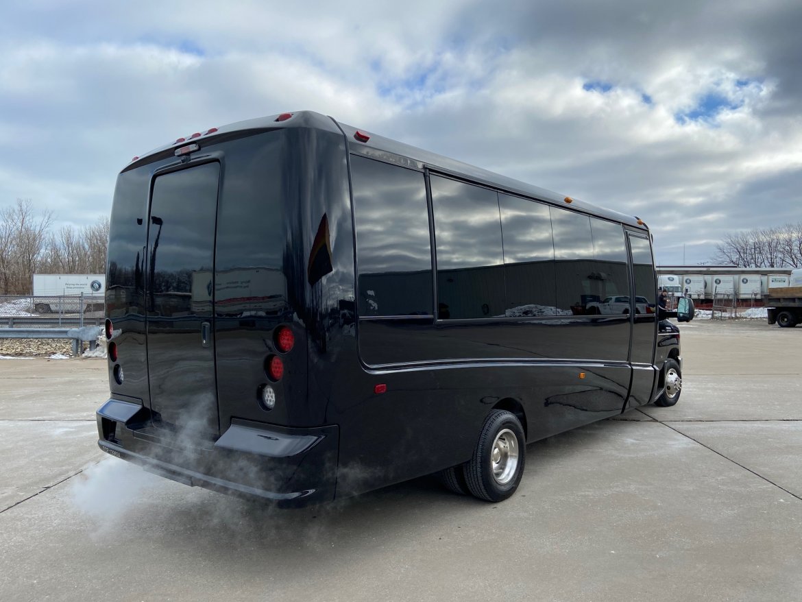 Shuttle Bus for Sale in Erie, PA - Photo 6
