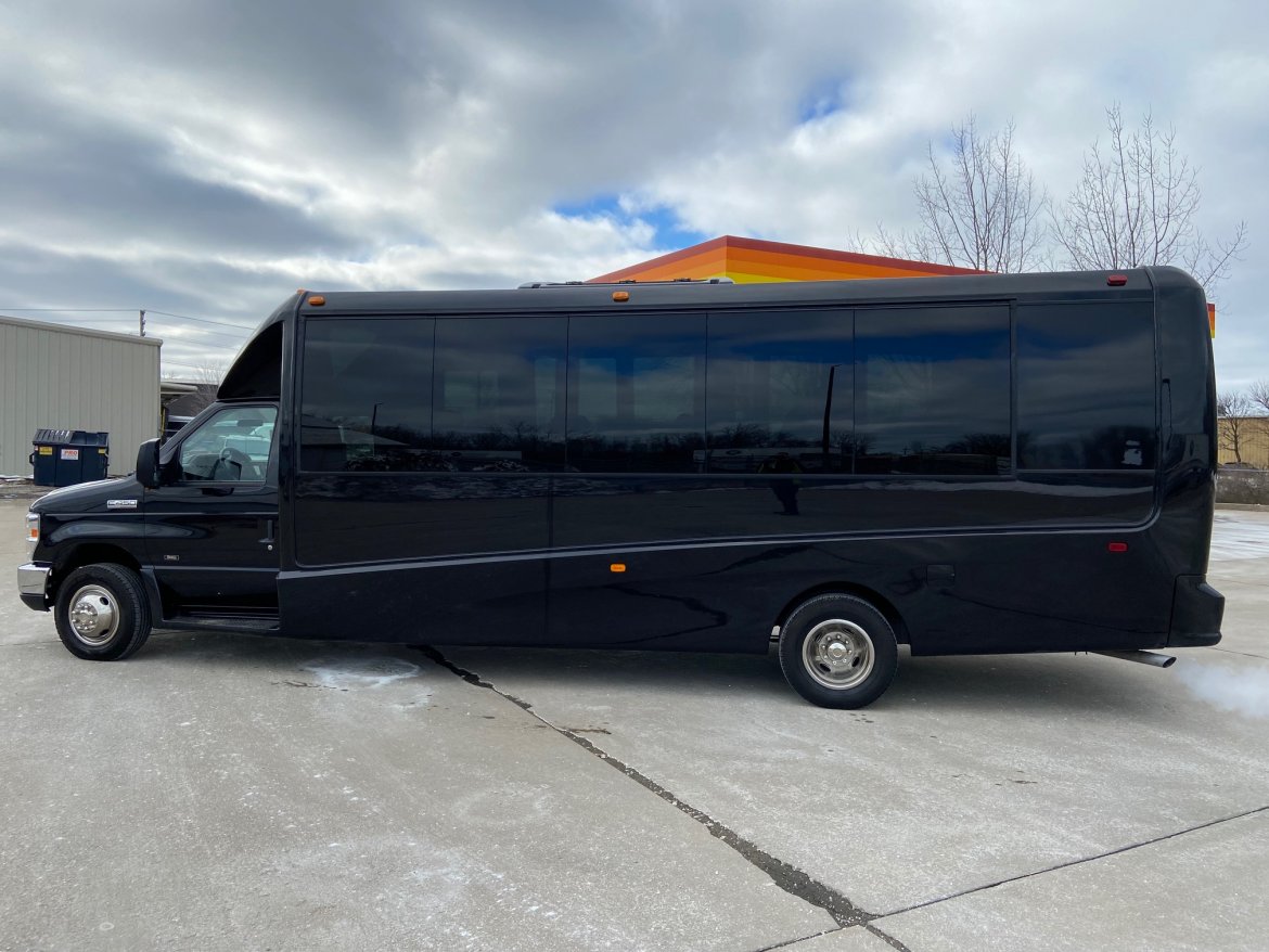 Shuttle Bus for Sale in Erie, PA - Photo 9