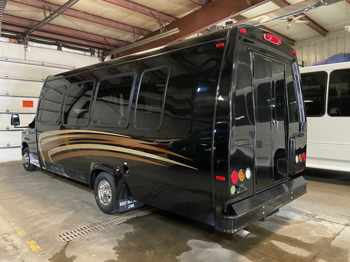 Limo Bus for Sale in Erie, PA - Photo 2