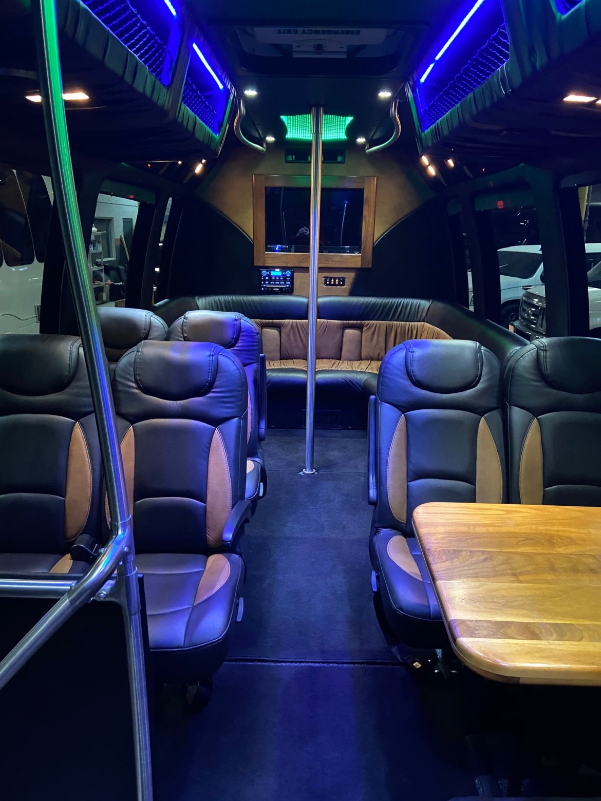 Limo Bus for Sale in Erie, PA - Photo 10