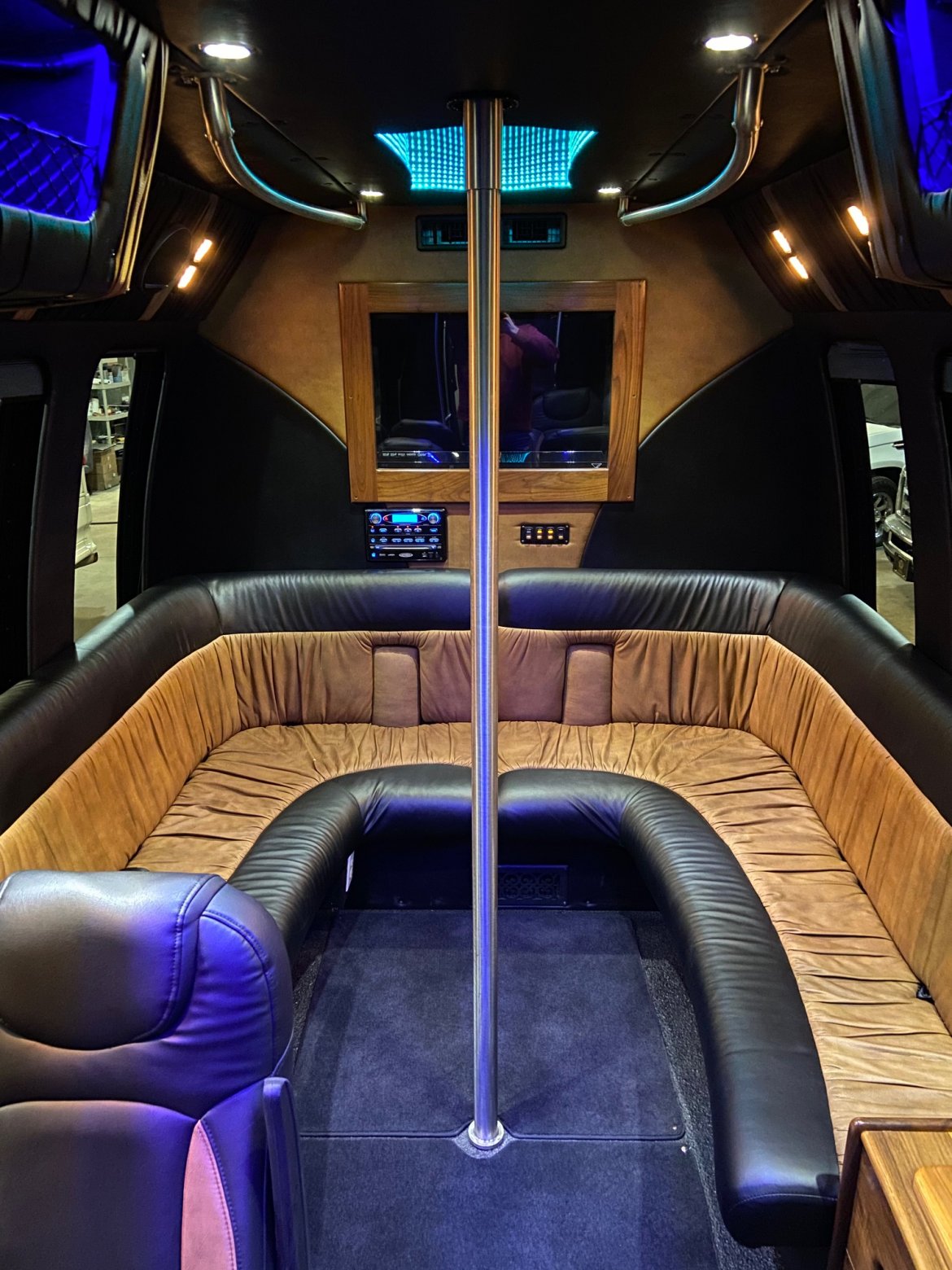 Limo Bus for Sale in Erie, PA - Photo 14