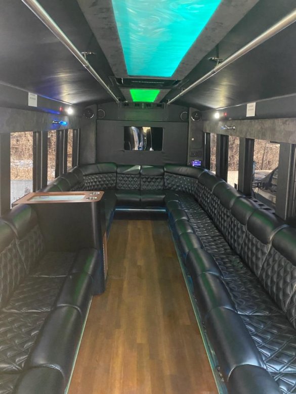2014 Ford E-450 Limo Bus for Sale in Glen Burnie, MD - Photo 2