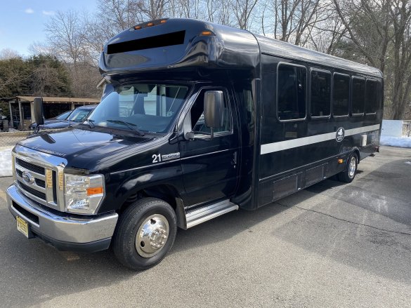 2014 Ford E-450 Limo Bus for Sale in Glen Burnie, MD - Main Photo