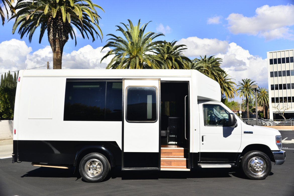 Limo Bus for Sale in west Hollywood, CA - Photo 4