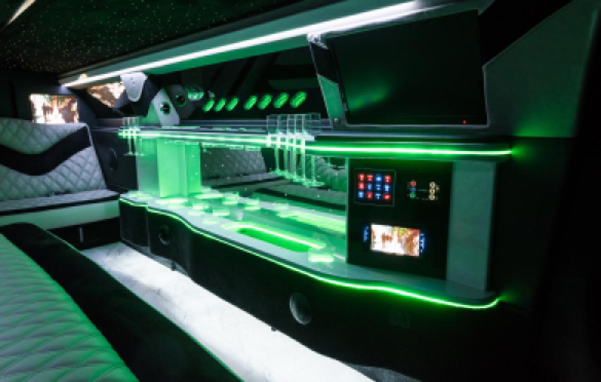 Photo of Limousine for sale: 2017 Chrysler  300 140&quot; by Springfield Coach