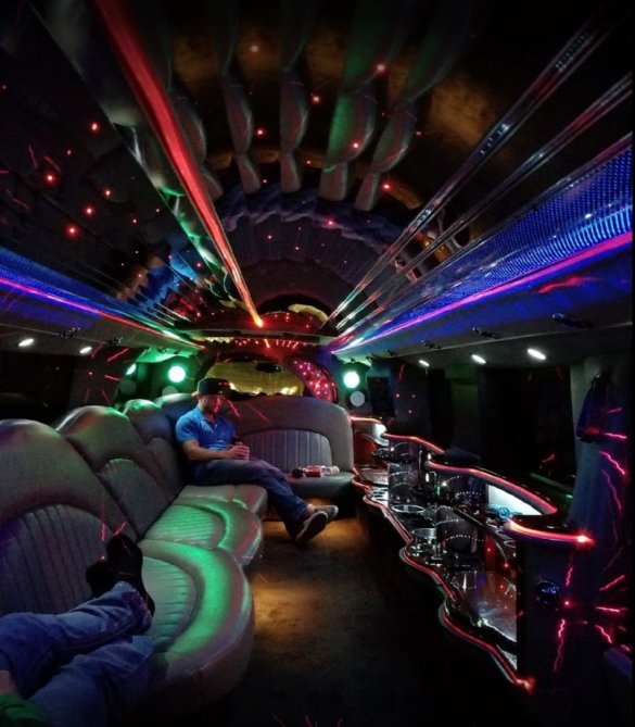 2007 Hummer Hummer Limo Limousine for Sale in Buford, GA - Main Photo