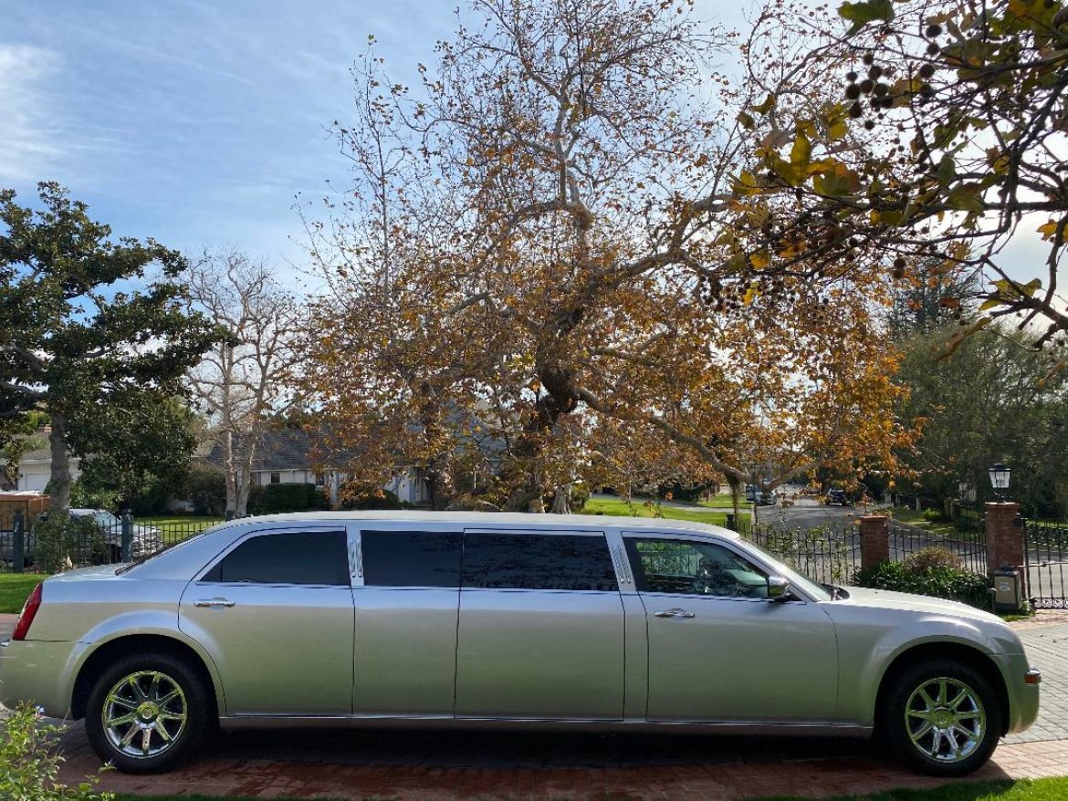 Limousine for sale: 2005 Chrysler 300C by LACoach