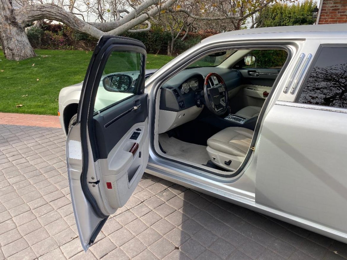 Limousine for Sale in SANTA MONICA, CA - Photo 13