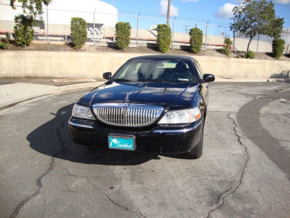 2005 Lincoln Town Car 6-Dr Limousine for Sale in Carson, CA - Photo 3
