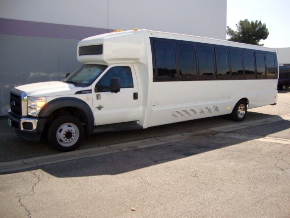2015 Ford F-550 Super Duty Shuttle Bus for Sale in Carson, CA - Main Photo