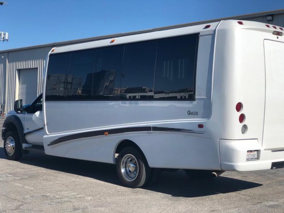 2015 Ford F550 Executive Shuttle for Sale in Las Vegas, NV - Photo 3
