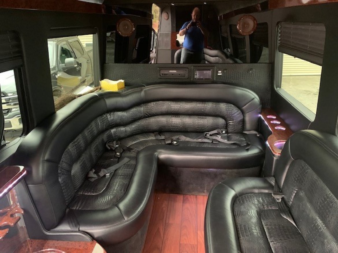 Limo Bus for Sale in Carrollton, GA - Photo 25