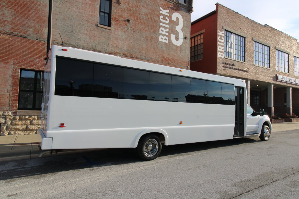 Limo Bus for Sale in SPRINGFIELD, MO - Photo 7