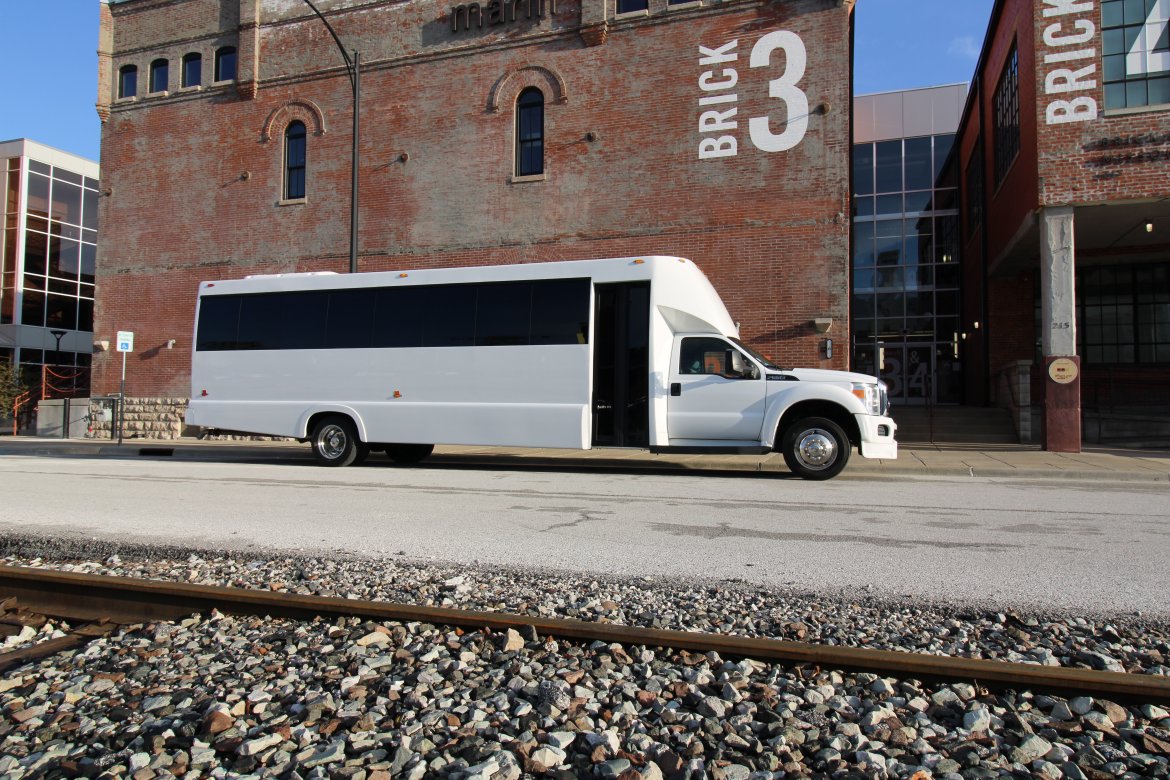 Limo Bus for Sale in SPRINGFIELD, MO - Photo 9