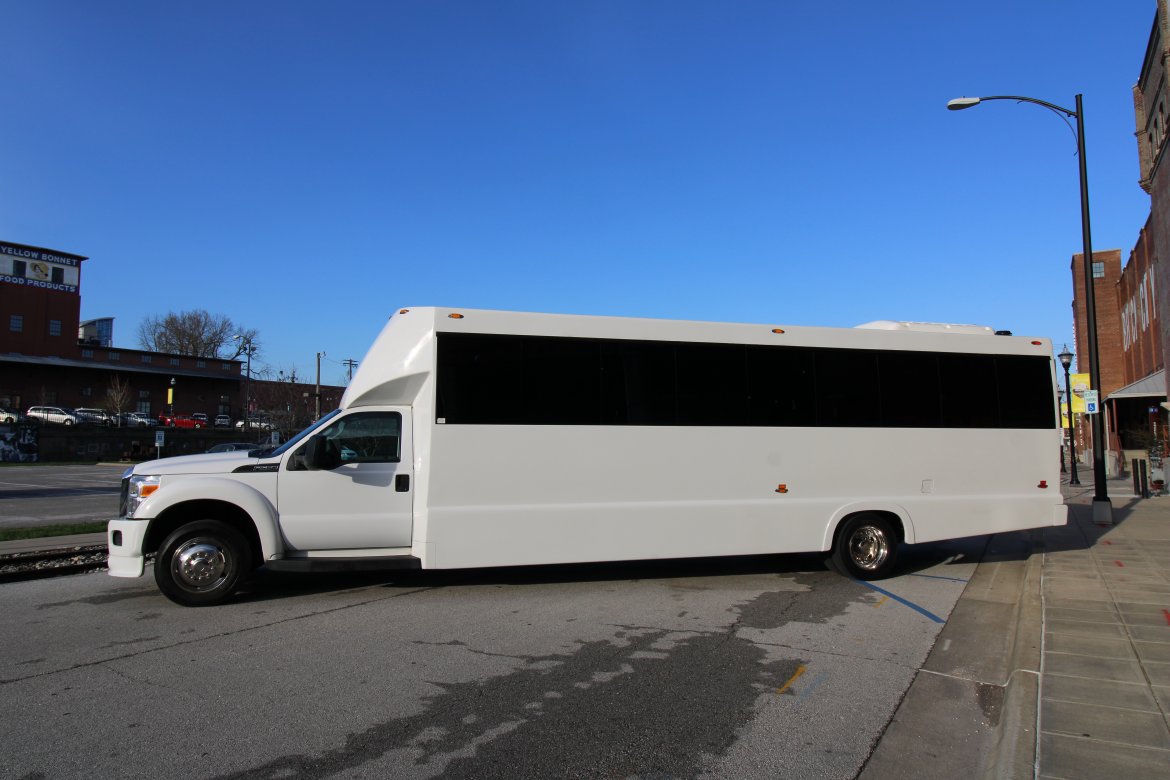 Limo Bus for Sale in SPRINGFIELD, MO - Photo 11