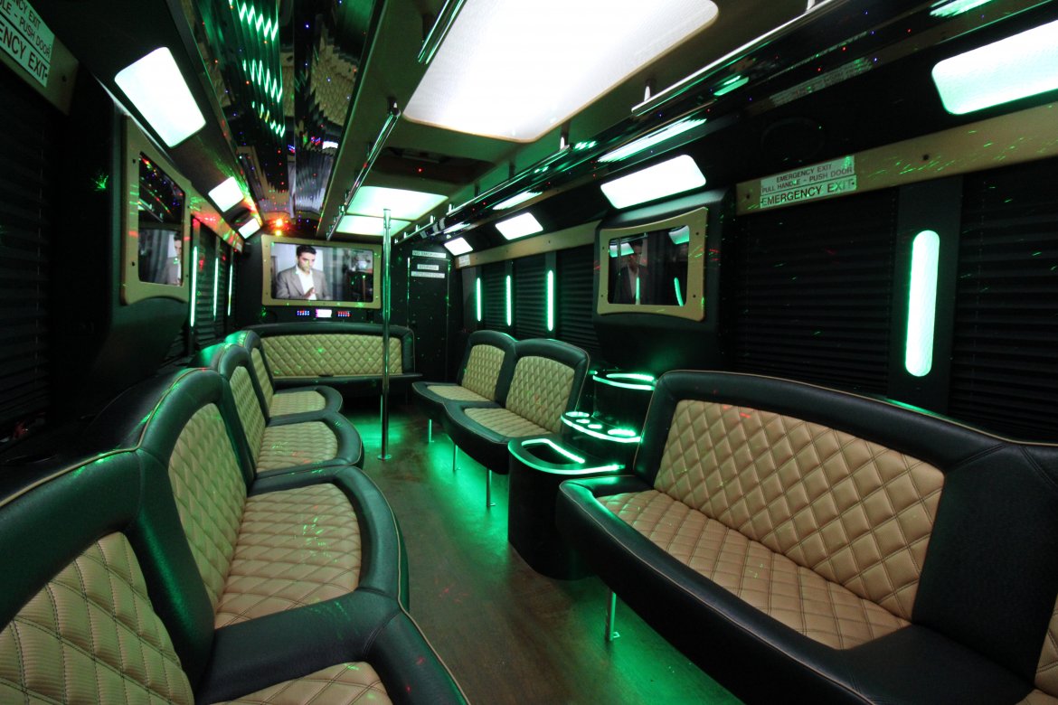 Limo Bus for Sale in SPRINGFIELD, MO - Photo 19