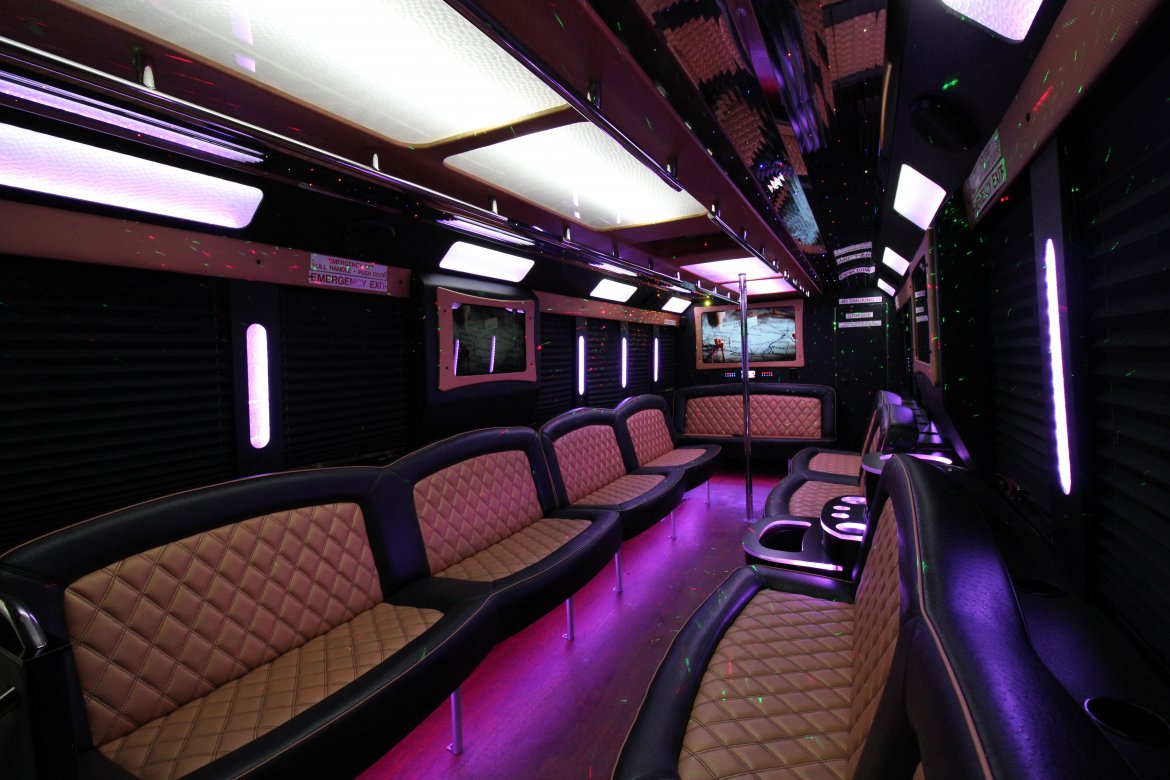 Limo Bus for Sale in SPRINGFIELD, MO - Photo 21