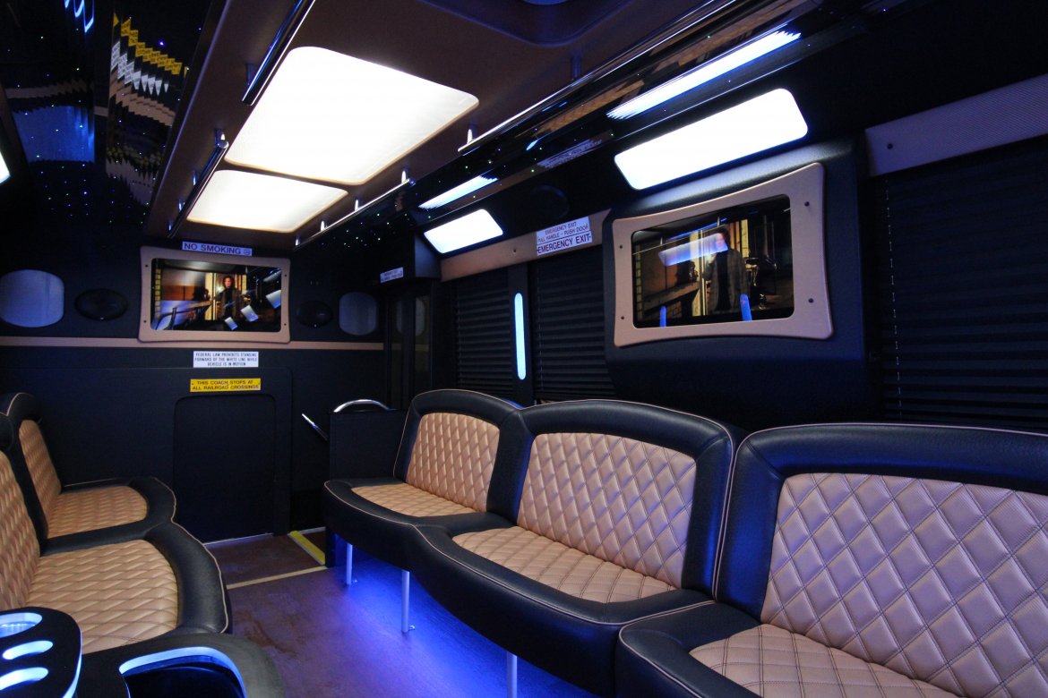 Limo Bus for Sale in SPRINGFIELD, MO - Photo 32