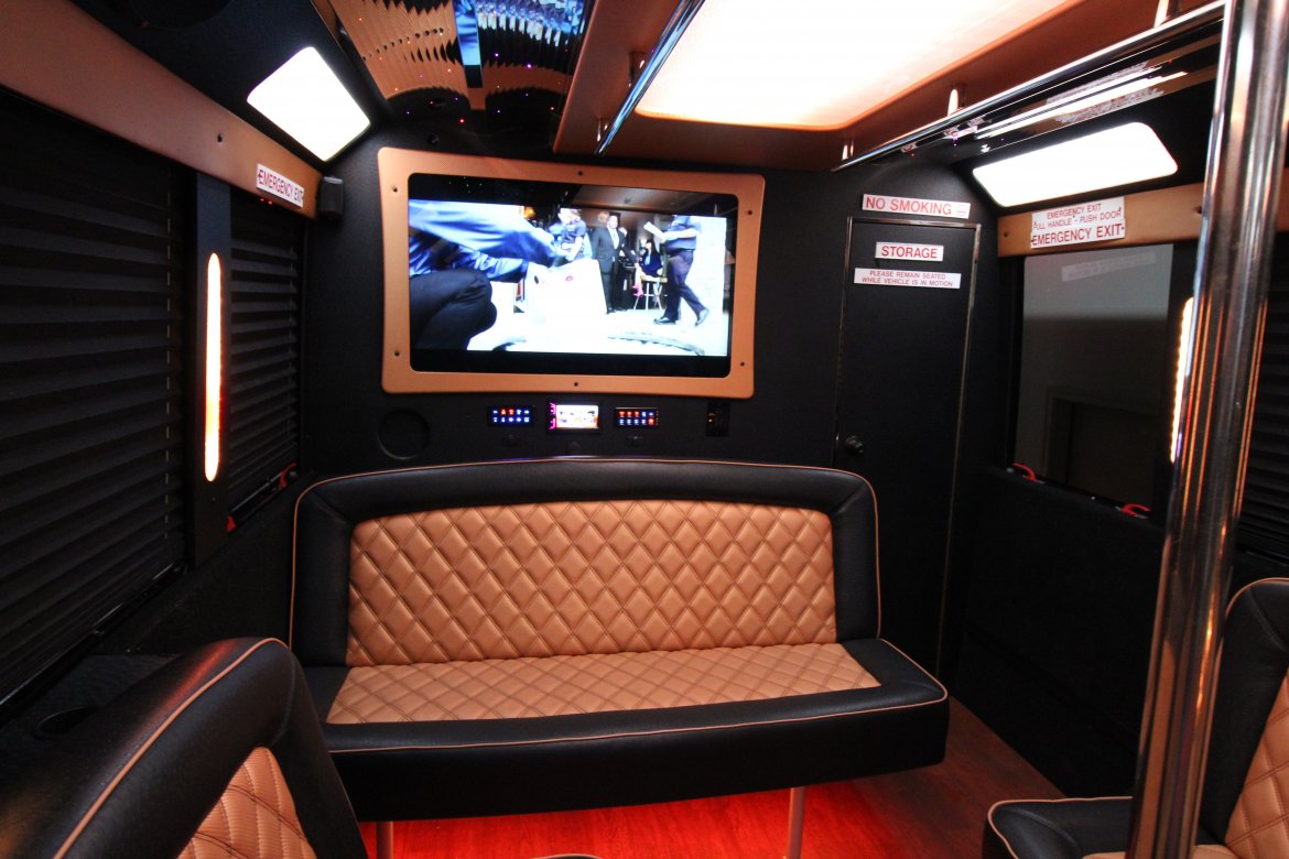 Limo Bus for Sale in SPRINGFIELD, MO - Photo 34