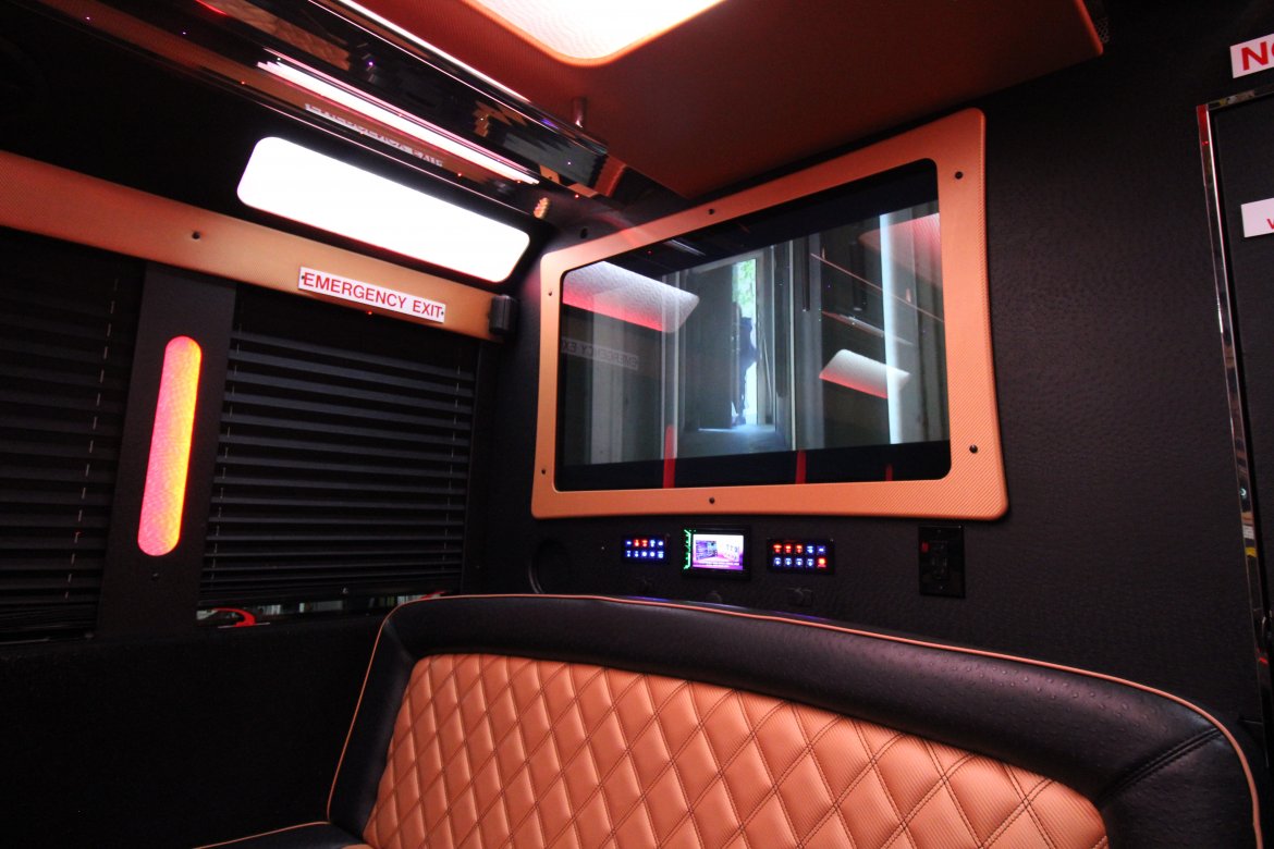 Limo Bus for Sale in SPRINGFIELD, MO - Photo 37