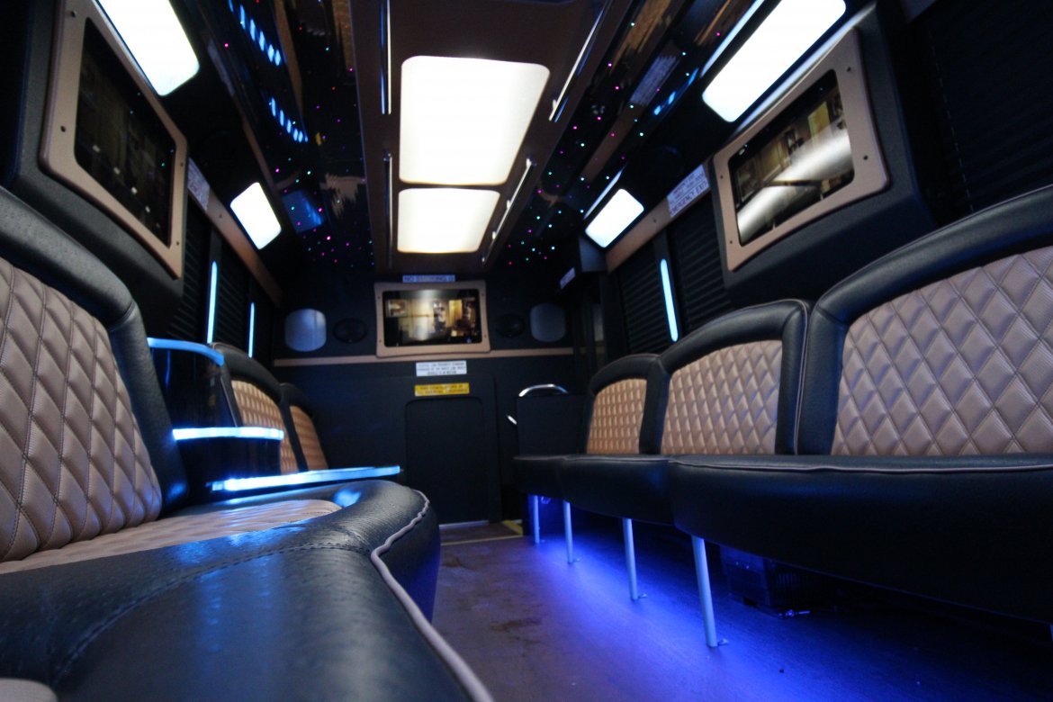 Limo Bus for Sale in SPRINGFIELD, MO - Photo 39