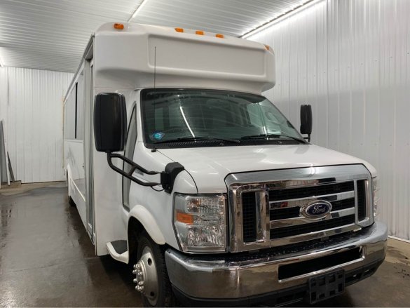2015 Ford E-450 Limo Bus for Sale in Waterford, PA - Photo 2