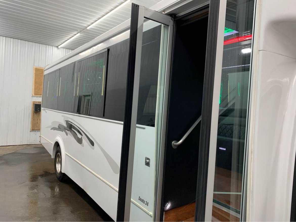 Limo Bus for Sale in Waterford, PA - Photo 5