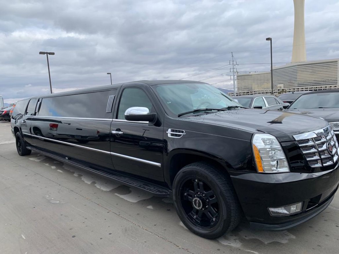 Limousine for sale: 2007 Cadillac 180” Limo